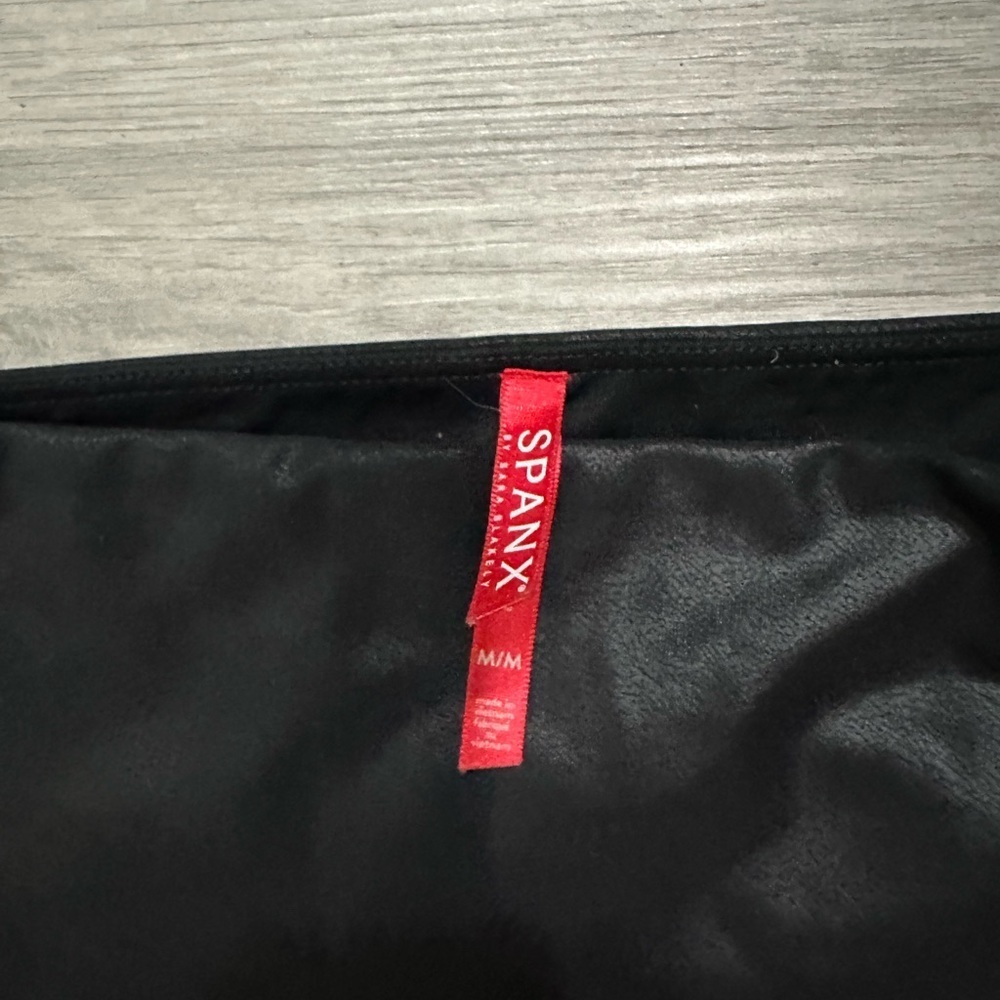 Spanx faux Leather Look Moto Leggings Sz M - Picture 5 of 5